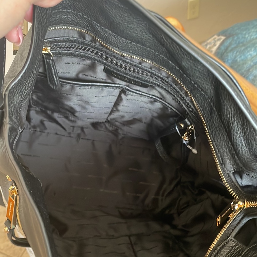 Black Michael Kors tote - Picture 5 of 6